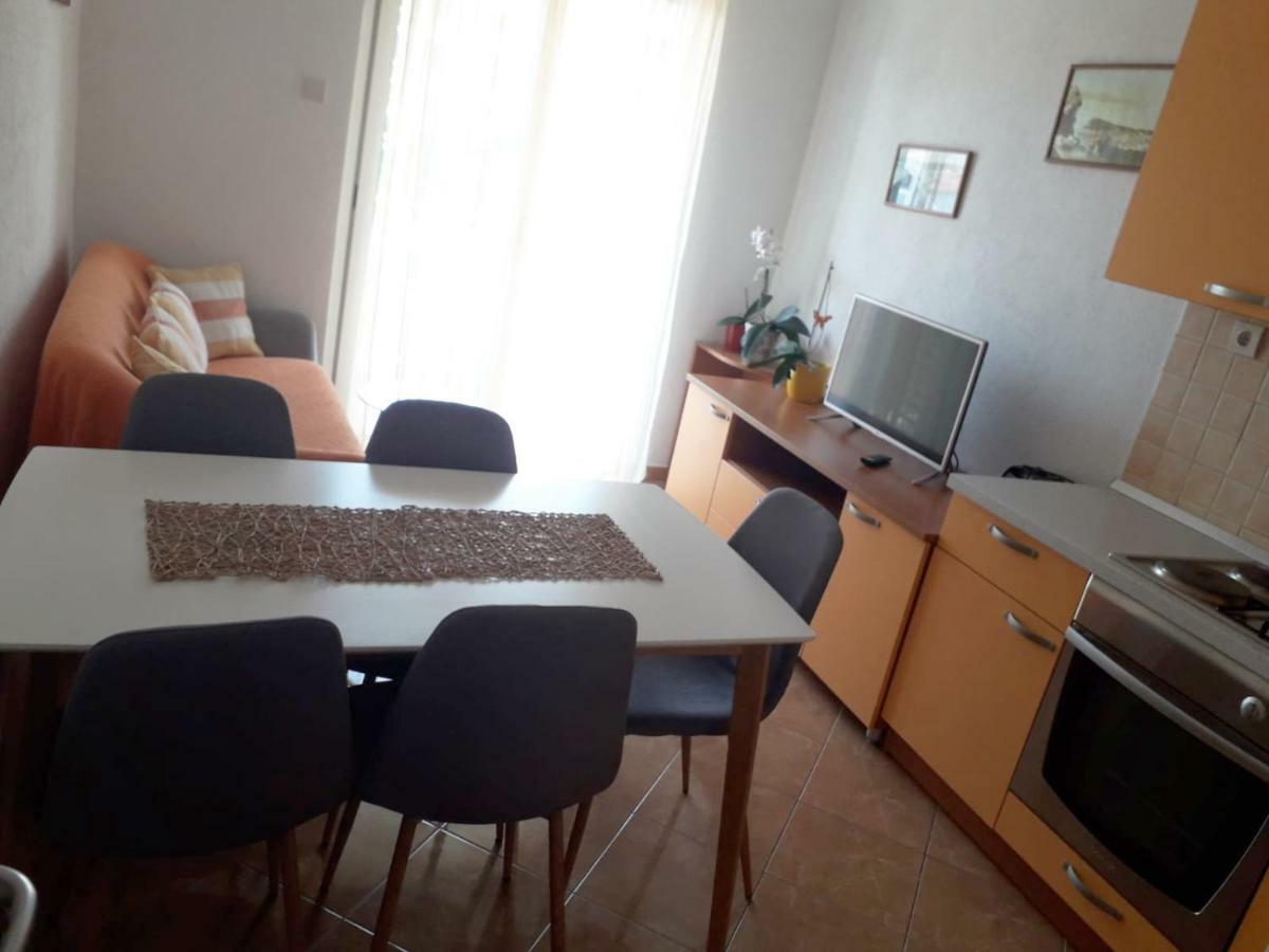 Apartments Mira Makarska Exteriör bild